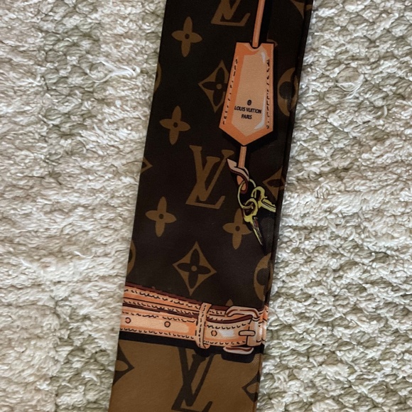 Louis Vuitton Monogram Confidential Bandeau Scarf Brown (M78655) - Picture 3 of 6